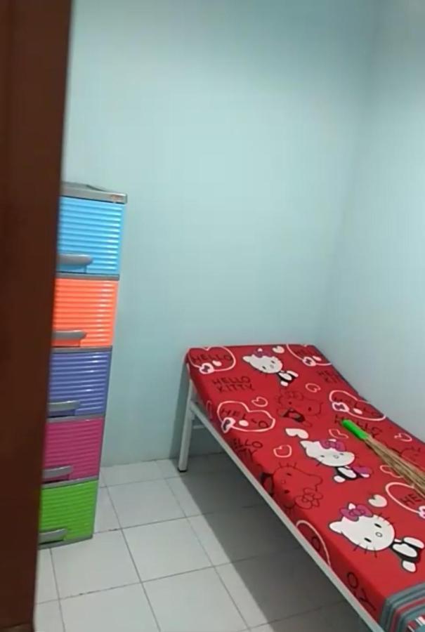 Eiffel Tarakan - Female Only 5* Jakarta