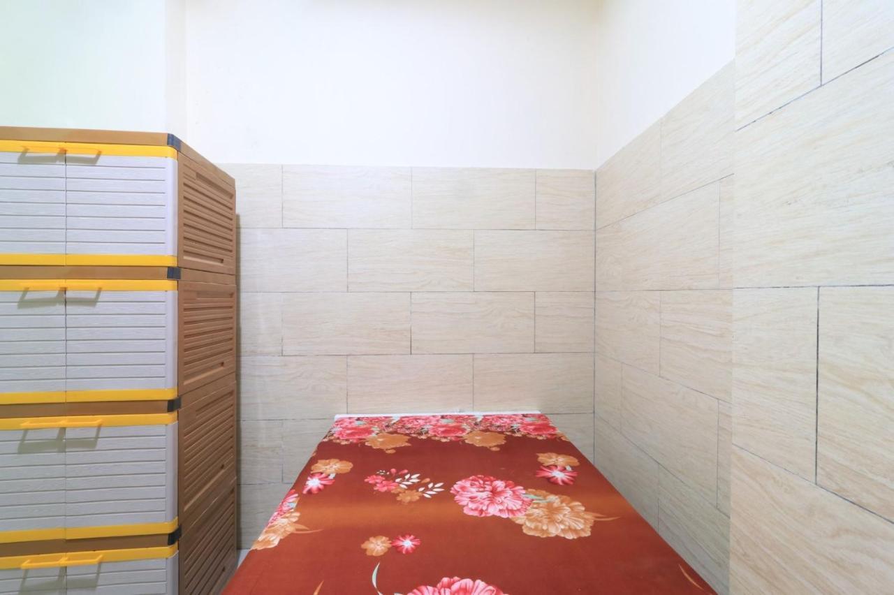 Guest house Eiffel Tarakan - Female Only