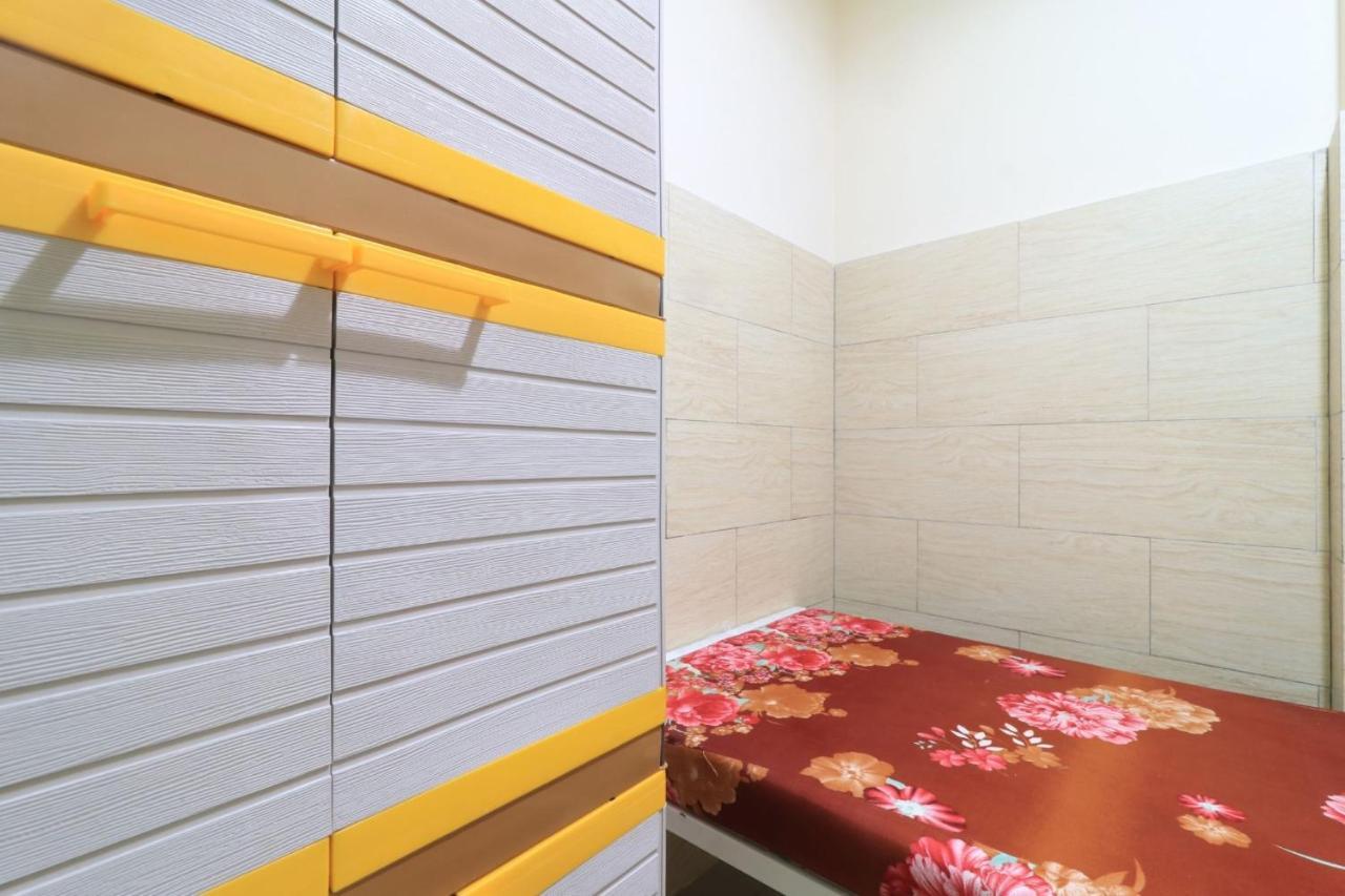 Guest house Eiffel Tarakan - Female Only